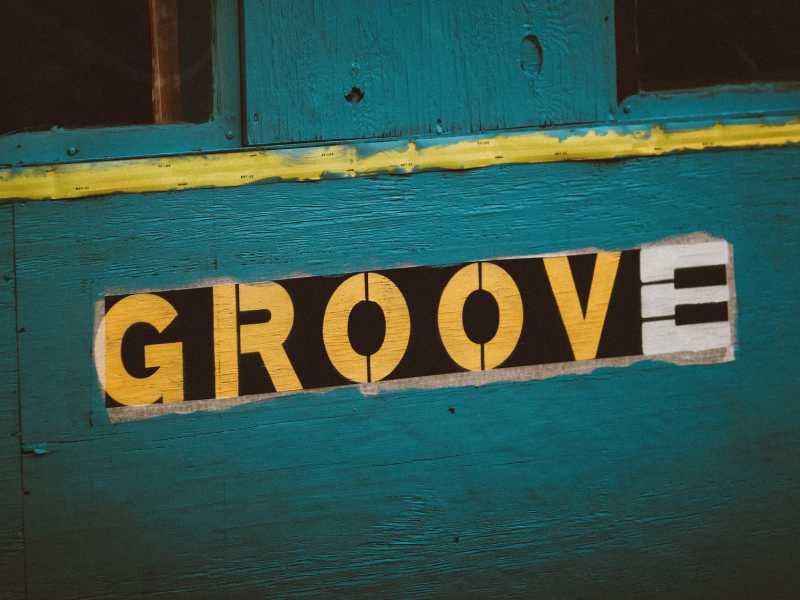 Wall drawing that says Groove